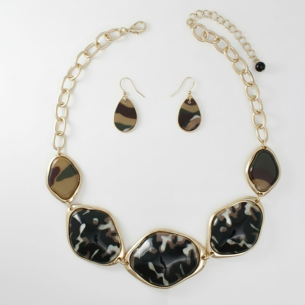 Collar Dimensional Bright Camouflage Link Necklace