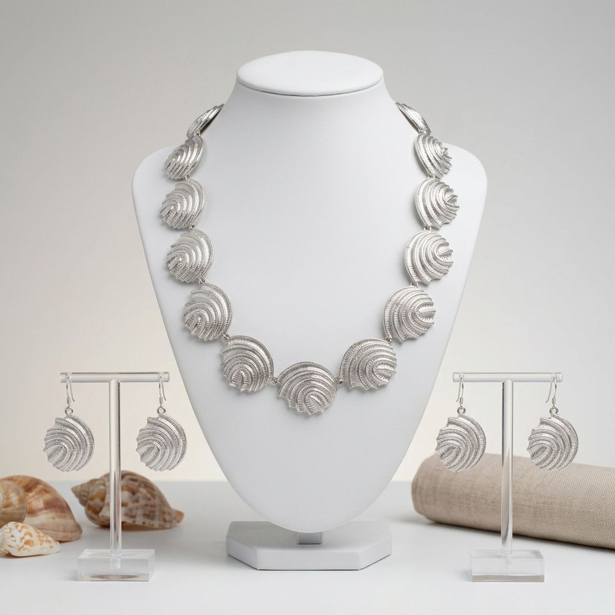 Silver Textured Spiral Shell Link Collar Necklace