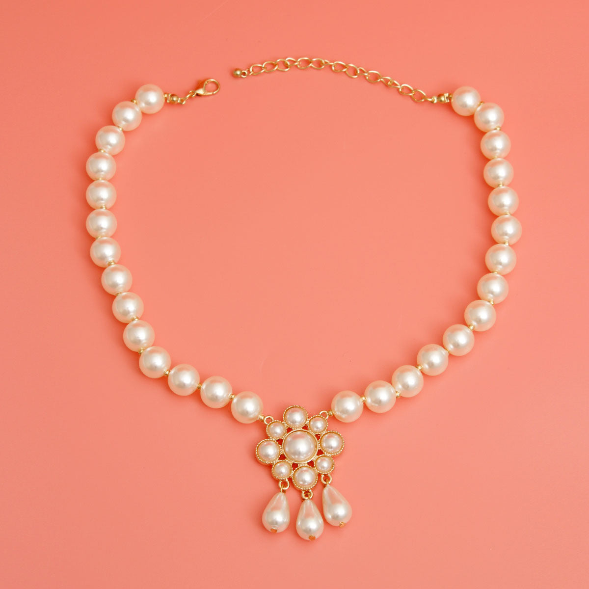 Cream Pearl Antique Flower Casting Necklace|16 inches - Premium Wholesale Jewelry from Pinktown - Just $14! Shop now at chiquestyles