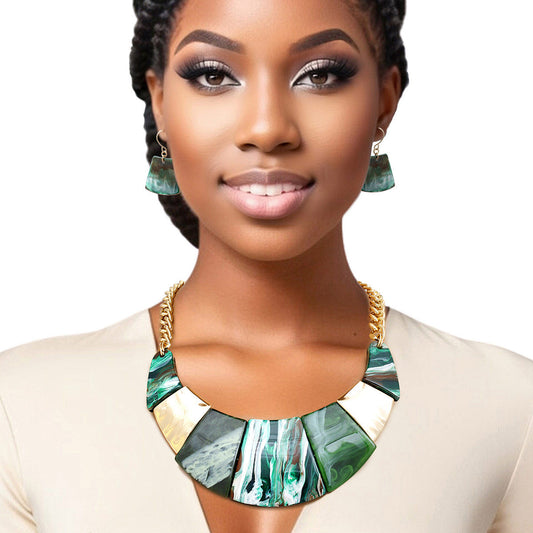 Necklace Marbled Green Bib and Chain for Women - Premium Wholesale Jewelry from Pinktown - Just $23! Shop now at chiquestyles