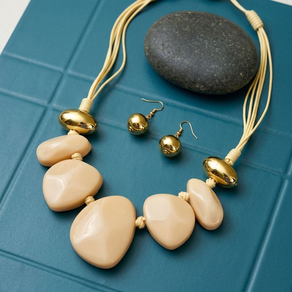 Ivory Resin Pebble & Cord Bib Collar Necklace Set