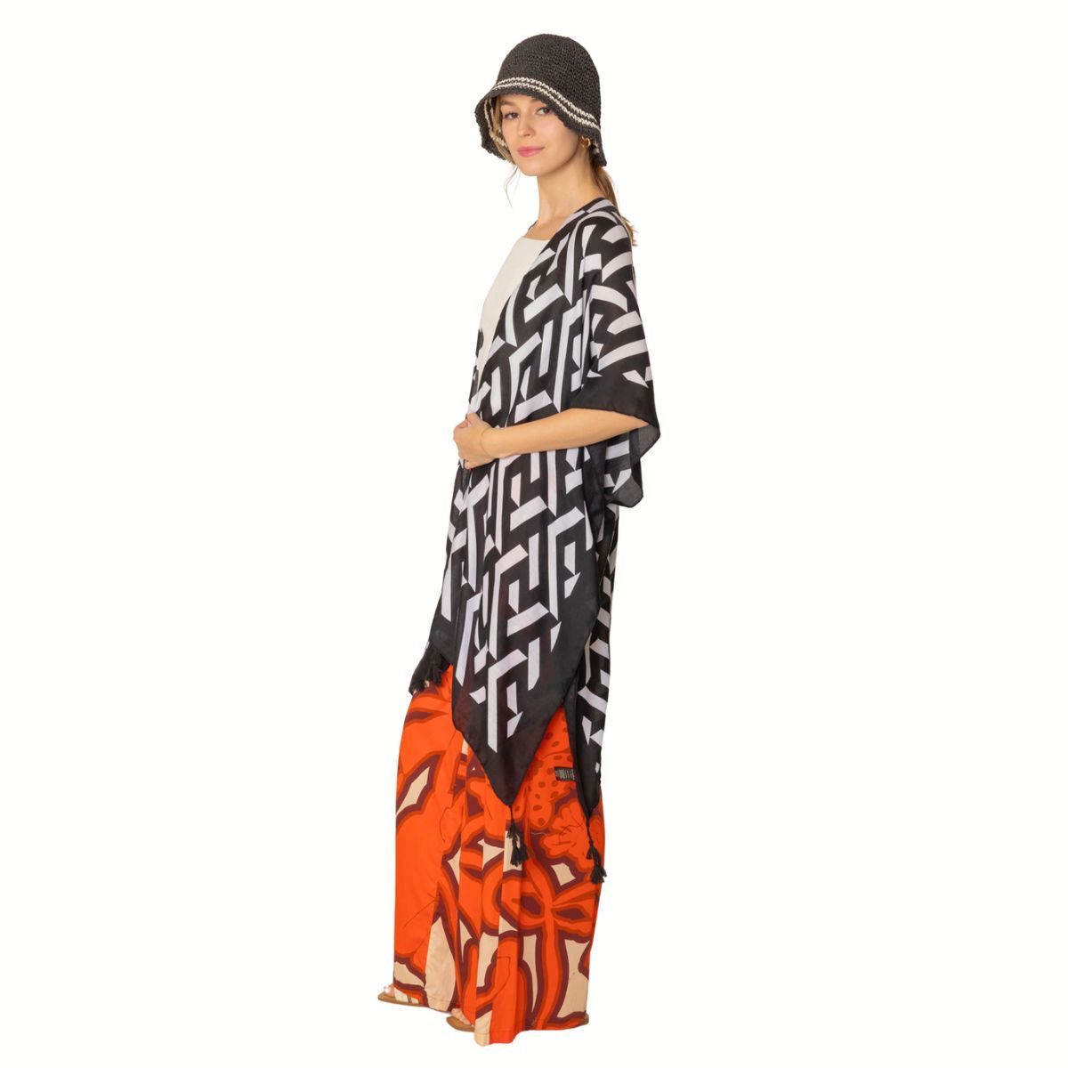 Kimono Geo Print Black and White for Women - Premium Wholesale Fashion Accessories from Pinktown - Just $22! Shop now at chiquestyles
