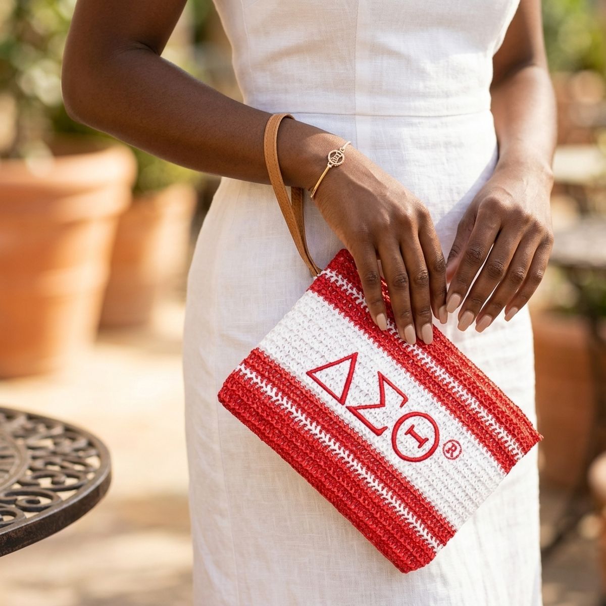 DST Faded Red White Raffia Embroidered Pouch Bag