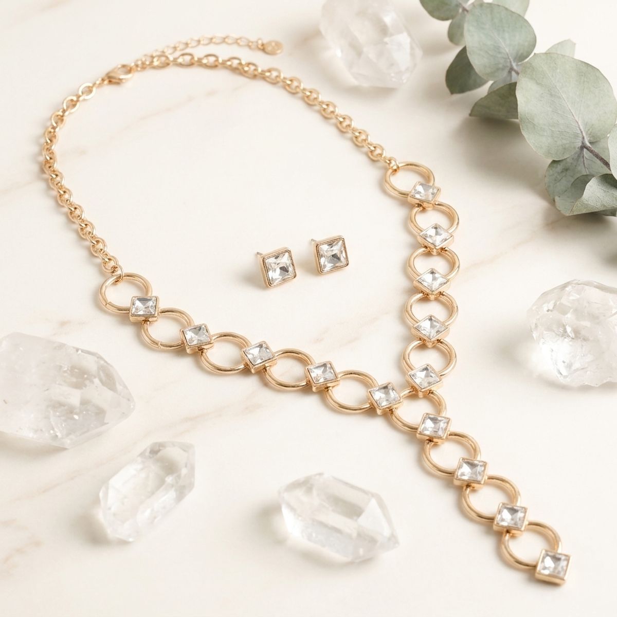Y Gold Round Link Clear Glass Pyramid Necklace
