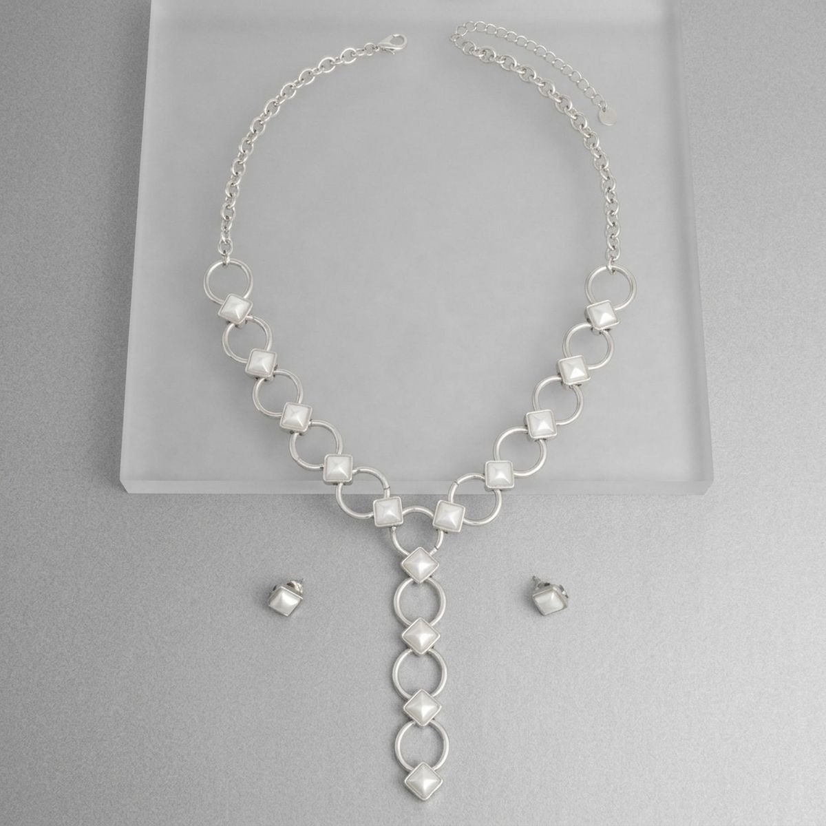 Y Silver Round Link White Pearl Pyramid Necklace