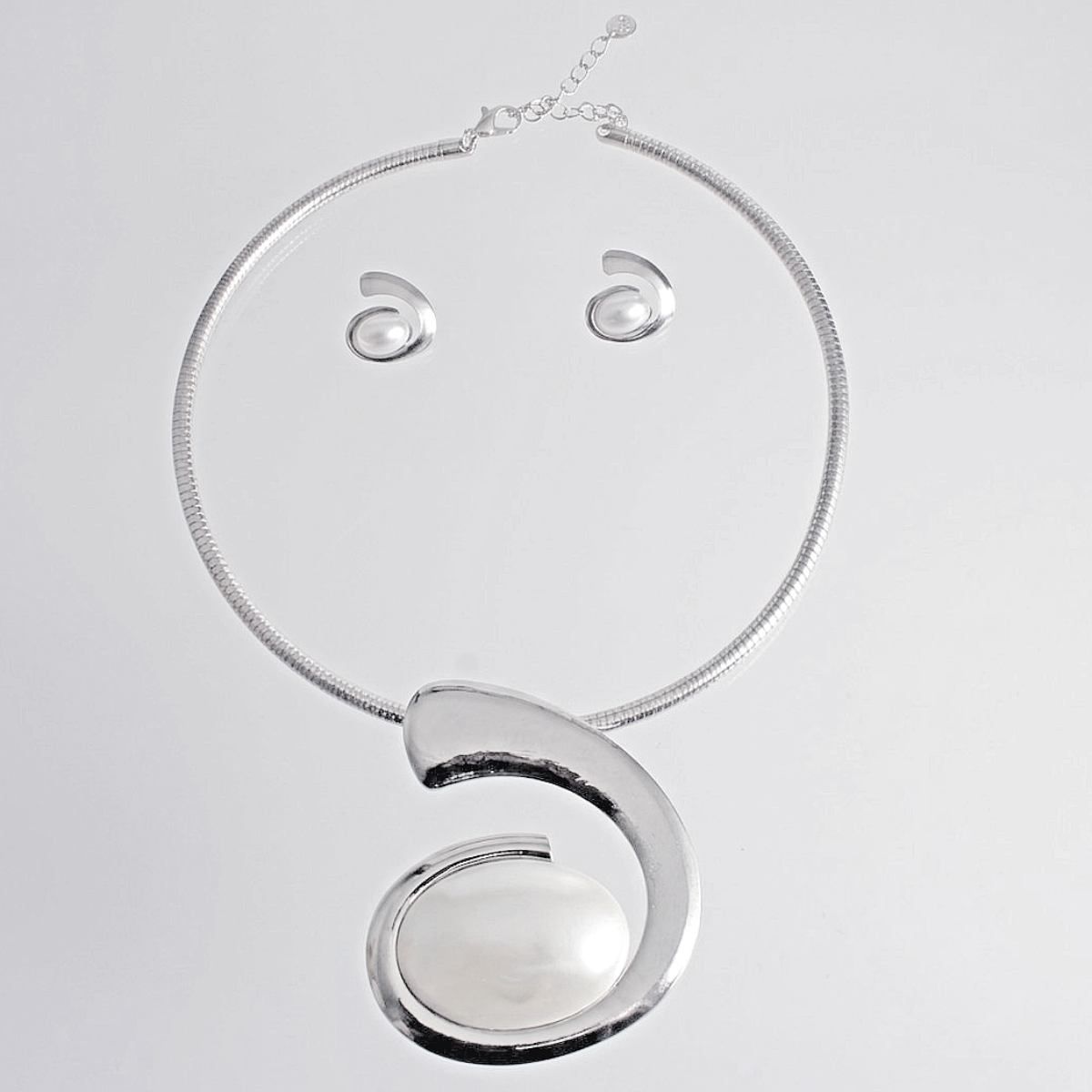 Silver Sculpted Pearl Swirl Pendant Collar Necklace