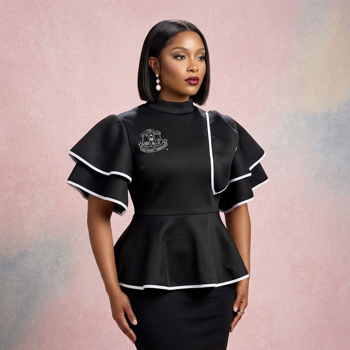 AKA Shield Large Black & White Trim Peplum Top