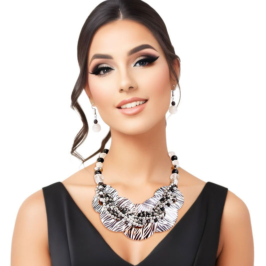 Zebra Disc Necklace|15 + 3 inches - Premium Wholesale Jewelry from Pinktown - Just $13! Shop now at chiquestyles