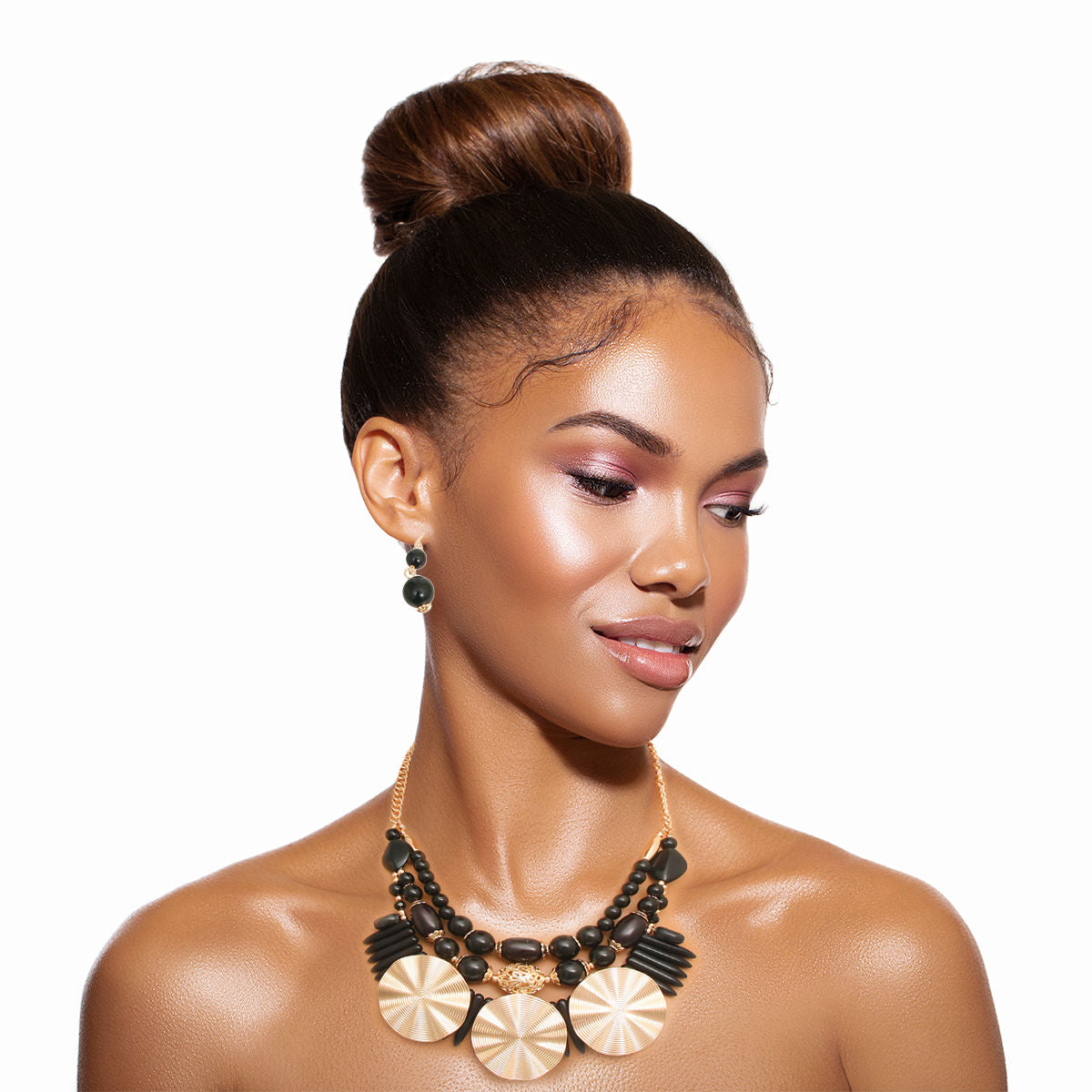 Black Acrylic Bead and Gold Set|18 inches - Premium Wholesale Jewelry from Pinktown - Just $18! Shop now at chiquestyles