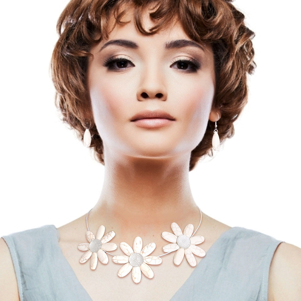 Ivory Triple Flower Wire Collar|17 inches - Premium Wholesale Jewelry from Pinktown - Just $12! Shop now at chiquestyles