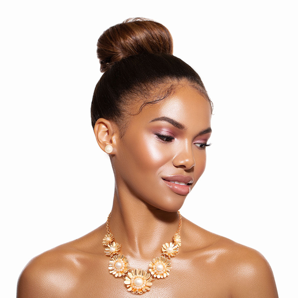 Gold Metal Flower and Pearl Set|17 inches - Premium Wholesale Jewelry from Pinktown - Just $12! Shop now at chiquestyles