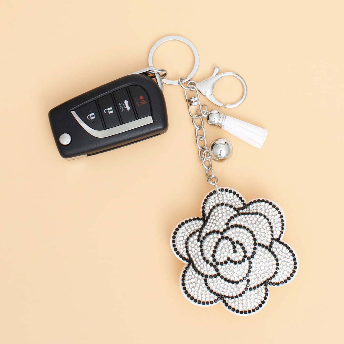 White Flower Keychain Clip|6.5 x 2.65 inches - Premium Wholesale Fashion Accessories from Pinktown - Just $9! Shop now at chiquestyles
