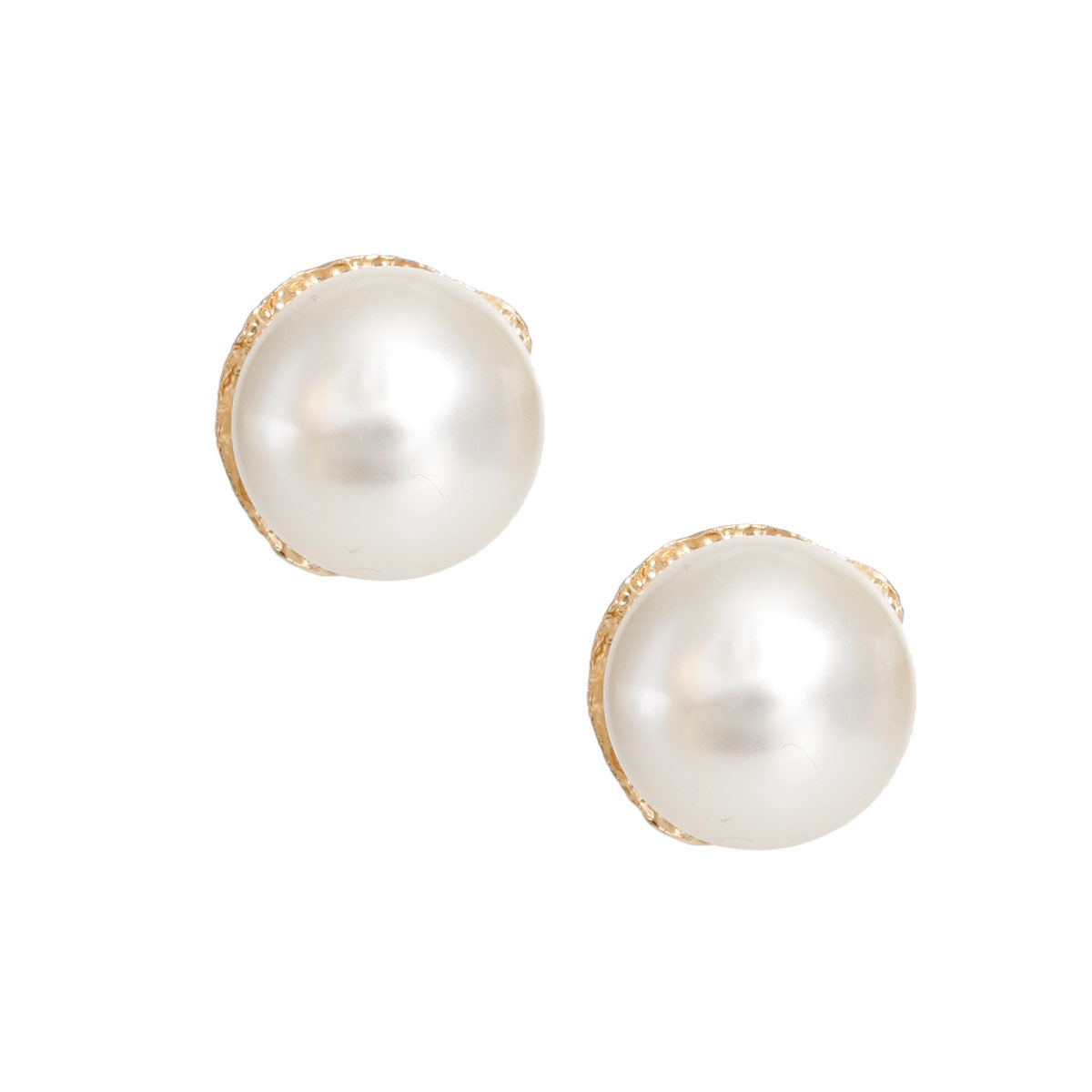 Cream Bubblegum Pearl Clip-Ons|1 inch - Premium Wholesale Jewelry from Pinktown - Just $13! Shop now at chiquestyles