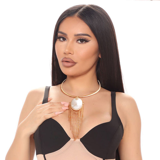 Gold Rigid Collar Jumbo Pearl Necklace|16 inches - Premium Wholesale Jewelry from Pinktown - Just $21! Shop now at chiquestyles