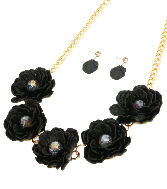 Five Flowers Necklace Set|18 inches - Premium Wholesale Jewelry from Pinktown - Just $12! Shop now at chiquestyles