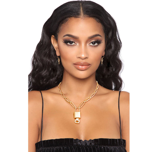 Gold Oval Link Lock Key Necklace|16 inches - Premium Wholesale Jewelry from Pinktown - Just $12! Shop now at chiquestyles